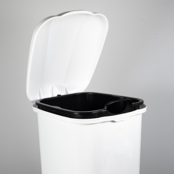 Poubelle en acier avec pédale et clapet pour sac-poubelle jusqu'à 110L.