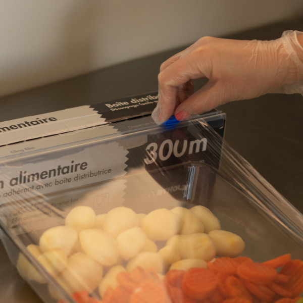 Boîte distributrice film étirable alimentaire 0,45 x 300 m avec films alimentaires et aluminium.