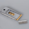 Accessoires pour nettoyer vitres, poche et chariot.