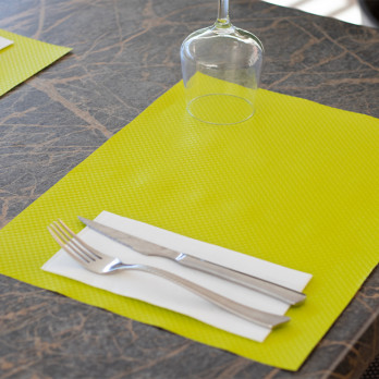 Serviette en papier molletonné blanc pliage en 6 - 30 x 40